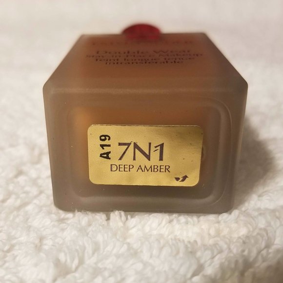 Estee Lauder Double Wear Stay-in-Place Makeup - Picture 5 of 7